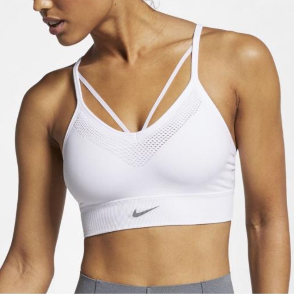 NWT Nike Seamless Sports Bra